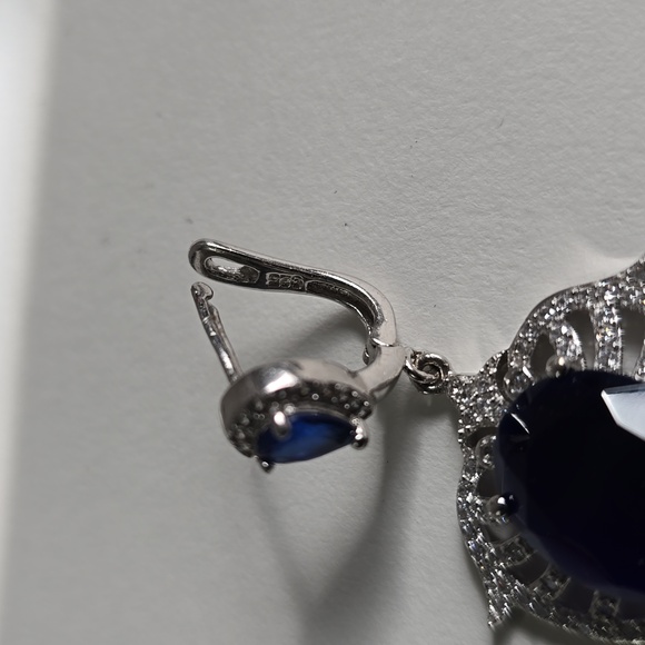 Elegant Sterling Silver 925 Sapphire Necklace and Earrings Set - Picture 7 of 8